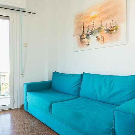 Super Paradise Apartments Atene Esterno foto