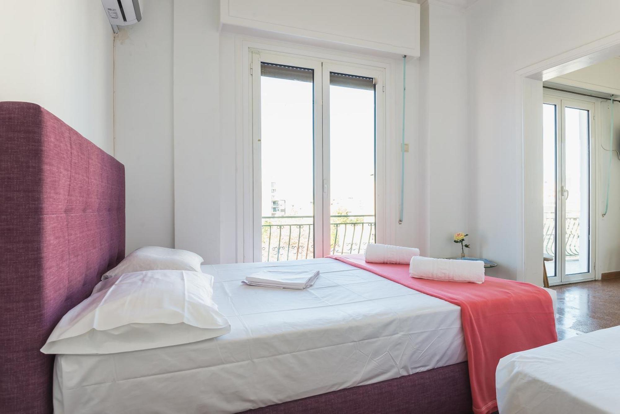 Super Paradise Apartments Atene Esterno foto