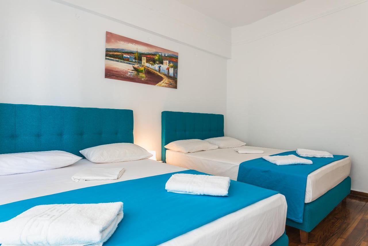 Super Paradise Apartments Atene Esterno foto