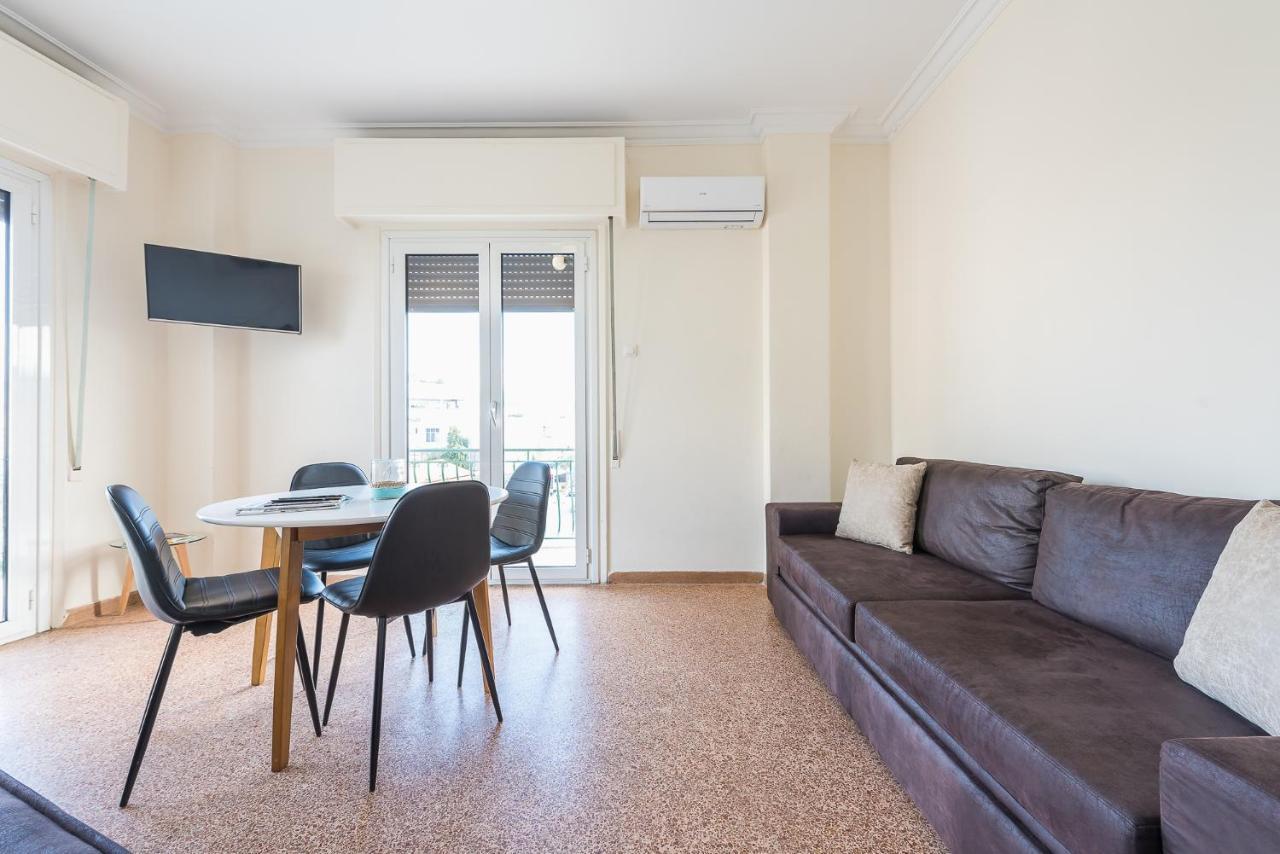 Super Paradise Apartments Atene Esterno foto