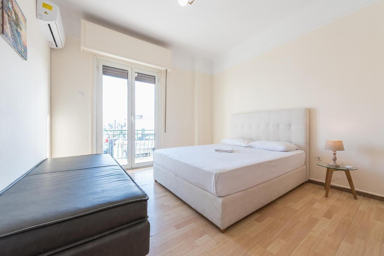 Super Paradise Apartments Atene Esterno foto